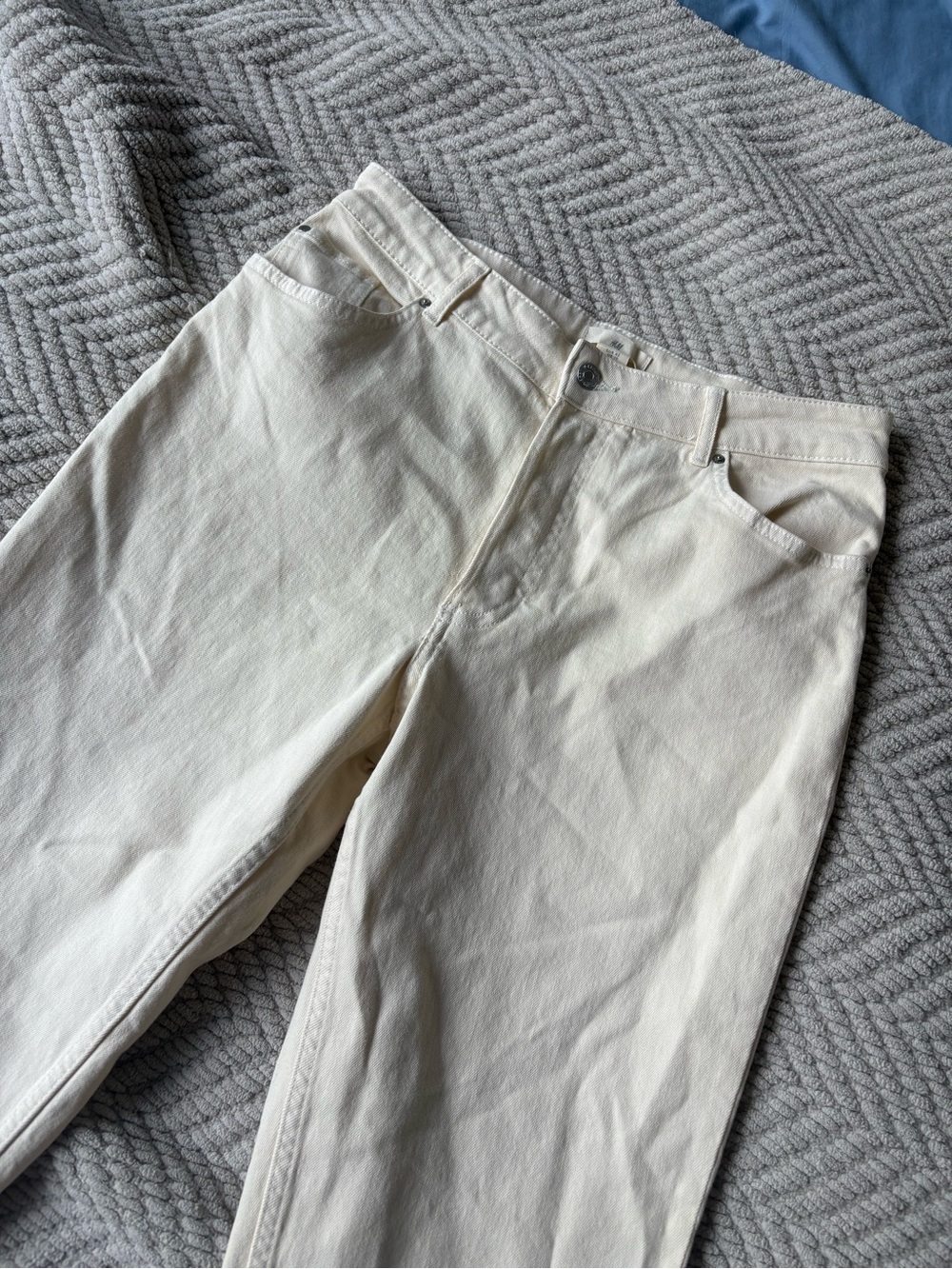 H&M Cream High-Rise Straight Leg Jeans